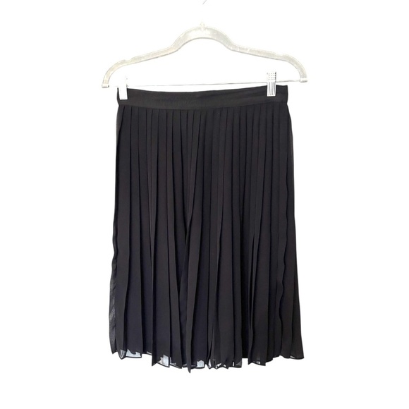 Club Monaco Dresses & Skirts - Club Monaco Pamera Pleated Skirt Black Size 4